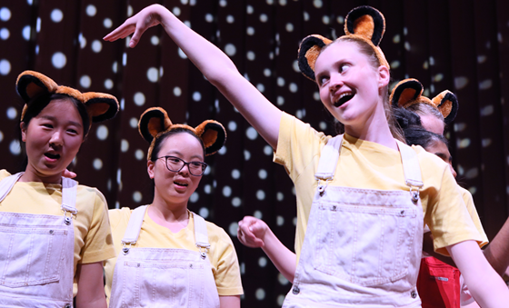 NL03 Holiday Program 560x339